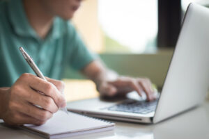 40b351333f5e991bed14b3122ab7e016-300x200 افضل كورسات البرمجه المجانيه من Udemy