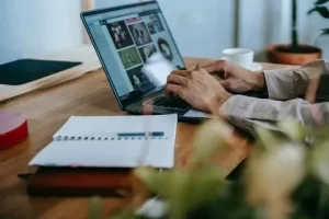 i-7-300x200 احصل على وظيفة احلامك من أشهر منصة العمل الحر Upwork