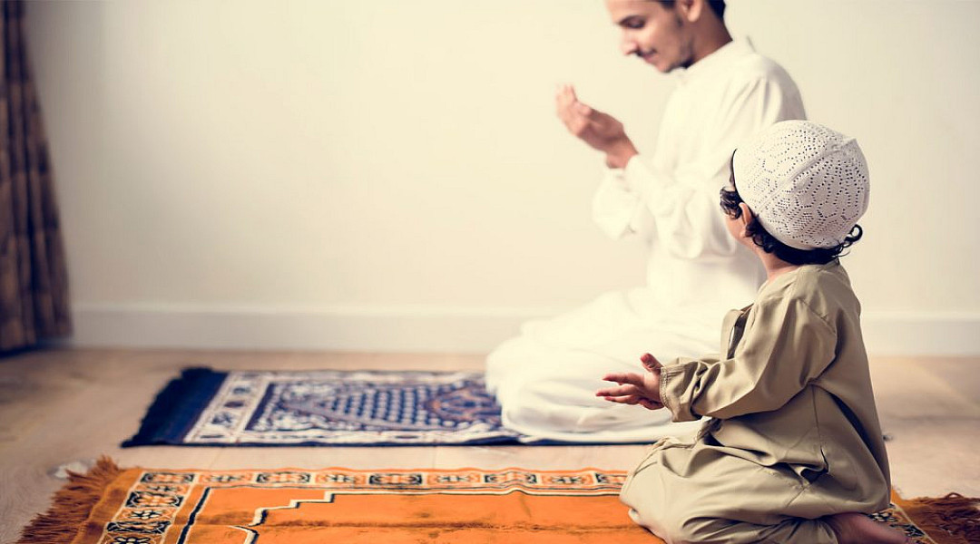 من تارك للصلاة إلى متلذذ بها