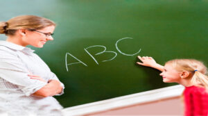 WhatsApp-Image-2025-09-21-at-23.48.47_25ec7a82-300x167 التحضير لاختبار IELTS: دليلك عبر موقع IELTS Essentials