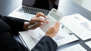 WhatsApp-Image-2025-10-11-at-18.38.16_4103f7dd-300x169 كورس IFRS مجاني | دليلك لفهم المعايير الدولية لإعداد التقارير المالية باحتراف