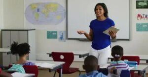 WhatsApp-Image-2025-12-10-at-17.40.38_e3e83608-300x158 التقديم لعقود تدريس مجانية في قطر 2026 عبر بوابة التوظيف الرسمية