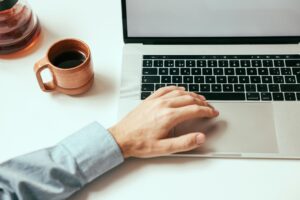 pexels-cup-of-couple-8472490-300x200 دليل استخدام موقع تنقيب (Tanqeeb) - محرك البحث الشامل عن الوظائف في مصر والخليج