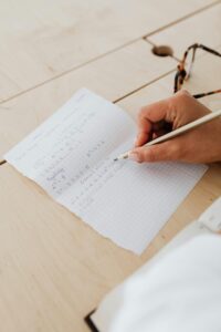 pexels-karola-g-5238078-200x300 أفضل تطبيقات حل المسائل الرياضية المعقدة بالكاميرا