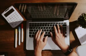 pexels-kindelmedia-7054790-300x197 دليل استخدام موقع تنقيب (Tanqeeb) - محرك البحث الشامل عن الوظائف في مصر والخليج