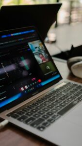 rodrigo-rodrigues-wolf-r-t-LCDQCcENnc8-unsplash-169x300 أفضل تطبيق مونتاج مجاني CapCut لتحرير الفيديوهات