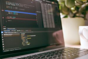 daniil-komov-nTeV5jMSRd8-unsplash-300x200 أفضل قائمة تشغيل لتعلم البرمجة للأطفال من اليوتيوب