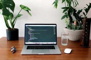 nathan-da-silva-oFkRO55PUmo-unsplash-300x200 دليل شامل لتعلم الذكاء الاصطناعي للأطفال Code.org