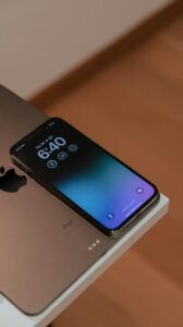 rohan-krishnan-5E_WygUDv5c-unsplash-168x300 إعدادات خفية في الآيفون قد تكون السبب في استنزاف البطارية