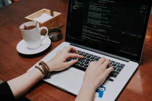 shamin-haky-0F-cQqNtFns-unsplash-300x200 تعلم البرمجة للأطفال Scratch: لتنمية الإبداع وبناء مهارات المستقبل