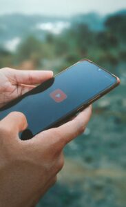 aarn-giri-Gxdo_TbJ__4-unsplash-183x300 قناة أمجد سمير  محتوى دعوي ملهم بأسلوب عصري يجذب مئات الآلاف