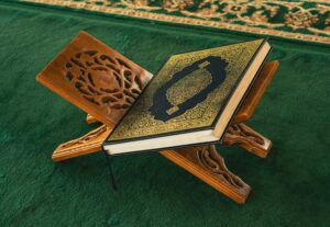 defrino-maasy-SZ43wSFzrR4-unsplash-300x207 تطبيق ترتيل | دليلك الذكي لتلاوة القرآن بإتقان وتحسين التجويد بسهولة