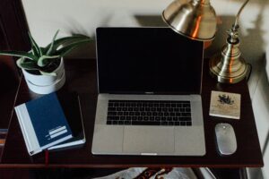 loren-cutler-1ackAxjh1mM-unsplash-300x200 أسرار القبول في وظائف الشركات الكبرى عبر موقع Indeed