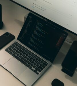 mahmudul-hasan-LIVNlRn1a0s-unsplash-269x300 أهم 5 منصات عربية لتعلم المهارات الرقمية: دليل منصة إدراك ورواق