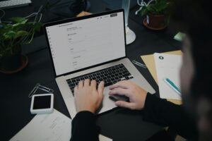 sumup-ru18KXzFA4E-unsplash-300x200 كورس CS50 من جامعة هارفارد: دليلك لدخول عالم علوم الحاسب