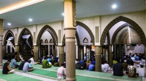 abu-mikayla-oD4BvNSaU0k-unsplash-300x168 الأشهر الحرم وقضية الاختيار |  فهم أعمق لمعنى الحرية والمسؤولية في الإسلام