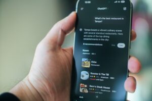 aerps-com-iZZ_EUBsQrg-unsplash-300x200 Claude vs ChatGPT: مقارنة شاملة بين أقوى أدوات الذكاء الاصطناعي