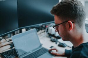 blackcreek-corporate-SUGAfF2CBr8-unsplash-300x200 دليل المفردات اليومية والعملية مع Learn German by Expertly German