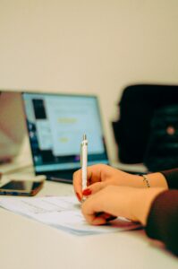 deniz-demirci-VECp448iEso-unsplash-199x300 أسرار القواعد والمحادثة اليومية عبر GermanPod101