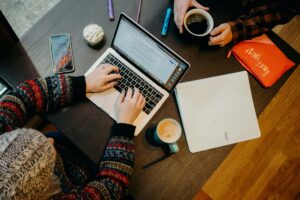 jackson-schaal-nOtIXZGMaOs-unsplash-300x200 منح دراسية للطلاب الدوليين| فرص تمويل مميزة للدراسة في الولايات المتحدة