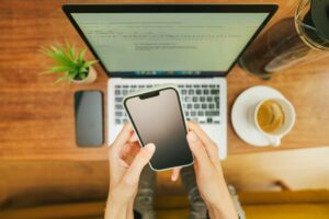 jakub-zerdzicki-hWeL2BtinAk-unsplash-300x200 برنامج Voice of America Learning English لتعلم الإنجليزية ببطء ووضوح