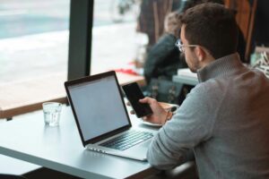 joseph-frank-XGC_1eH_ZGI-unsplash-300x200 دليل المفردات اليومية والعملية مع Learn German by Expertly German