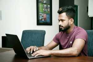 kelum-chathuranga-0m-6I48ChD8-unsplash-300x200 مصاريف جامعة كنتاكي 2026: دليل شامل لتكاليف الدراسة والرسوم الجامعية