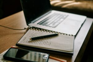 kit-formerly-convertkit-qcNi5tkraDg-unsplash-300x200 تعلم اللغة الألمانية من الشارع مع Easy German Podcast