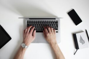 nordwood-themes-BJx8whKXCgc-unsplash-300x200 13 كورس لتعلم AI Tool من شركة Claude لإتقان أدوات الذكاء الاصطناعي الحديثة