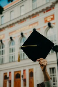 rut-miit-oTglG1D4hRA-unsplash-200x300 مصاريف جامعة كنتاكي 2026: دليل شامل لتكاليف الدراسة والرسوم الجامعية