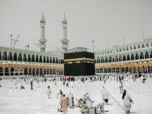 sam-riz-ceNCWYqL8DY-unsplash-300x225 وأذن في الناس بالحج تأملات من سورة الحج للشيخ أمجد سمير