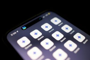 solen-feyissa-39ZA5Nx3T7o-unsplash-300x200 أهم تحديثات Gemini AI في قطاع التعليم وكيف تغيّر مستقبل التعلّم الرقمي