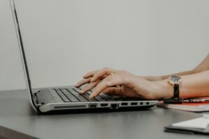 zulfugar-karimov-VSC7cKE9qj4-unsplash-300x200 برنامج The English We Speak لتعلم التعبيرات الإنجليزية الشائعة