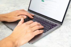 ben-maffin-Ux6_jnk2cO8-unsplash-300x200 أفضل قمع تسويقي ناجح: ماذا تعلمت من دراسة أشهر Marketing Funnels لمدة 1000 ساعة؟