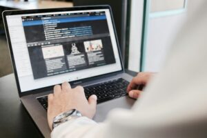 campaign-creators-tOPac1pz9Cc-unsplash-300x200 Kling AI / يحول النصوص إلى فيديوهات واقعية بجودة احترافية