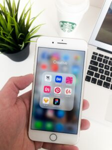 genadi-georgiev-XcMcni5uhfo-unsplash-225x300 دليل شامل حول ازاي تفرغ مساحه للايفون بسهولة وطرق الحفاظ عليها