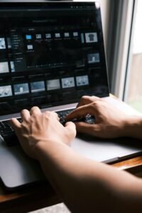 sehoon-ye-FD-TWZVS7YY-unsplash-200x300 ElevenLabs /تحويل النص إلى صوت واقعي جداً | ثورة الذكاء الاصطناعي في إنتاج الصوت