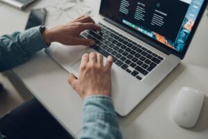stefan-stefancik-5p_7M5MP2Iw-unsplash-300x200 Synthesia/ إنشاء فيديوهات بشر افتراضيين باحترافية لتطوير المحتوى