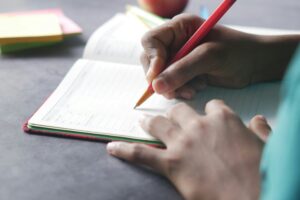 towfiqu-barbhuiya-c9NlNPByu_o-unsplash-300x200 فهم قواعد الإنجليزية بسهولة دون تعقيد بالذكاء الاصطناعي