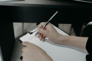 zulfugar-karimov-K4k3lIWrb1s-unsplash-300x200 تعلم الإنجليزية من الأفلام والموسيقى والقصص التفاعلية