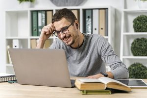 IMG_0304-300x200 كيفية استخدام الذكاء الاصطناعي في إعداد خطة دراسية