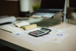 jakub-zerdzicki-8wLZi9OhsWU-unsplash-300x200 فرصة تدريب لحديثي التخرج في بنك QNB مصر لمدة 6 أشهر | تعرف على التخصصات وطريقة التقديم