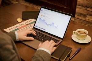 sortter-w-XSkcoZN2o-unsplash-300x200 فرصة وظيفية مميزة: وظيفة إدارية في صندوق الاستثمارات العامة بمجال الاستثمار في الرياض