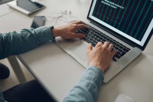stefan-stefancik-bEeq7l5LoiI-unsplash-300x200 فرصة وظيفية مميزة: وظيفة إدارية في صندوق الاستثمارات العامة بمجال الاستثمار في الرياض